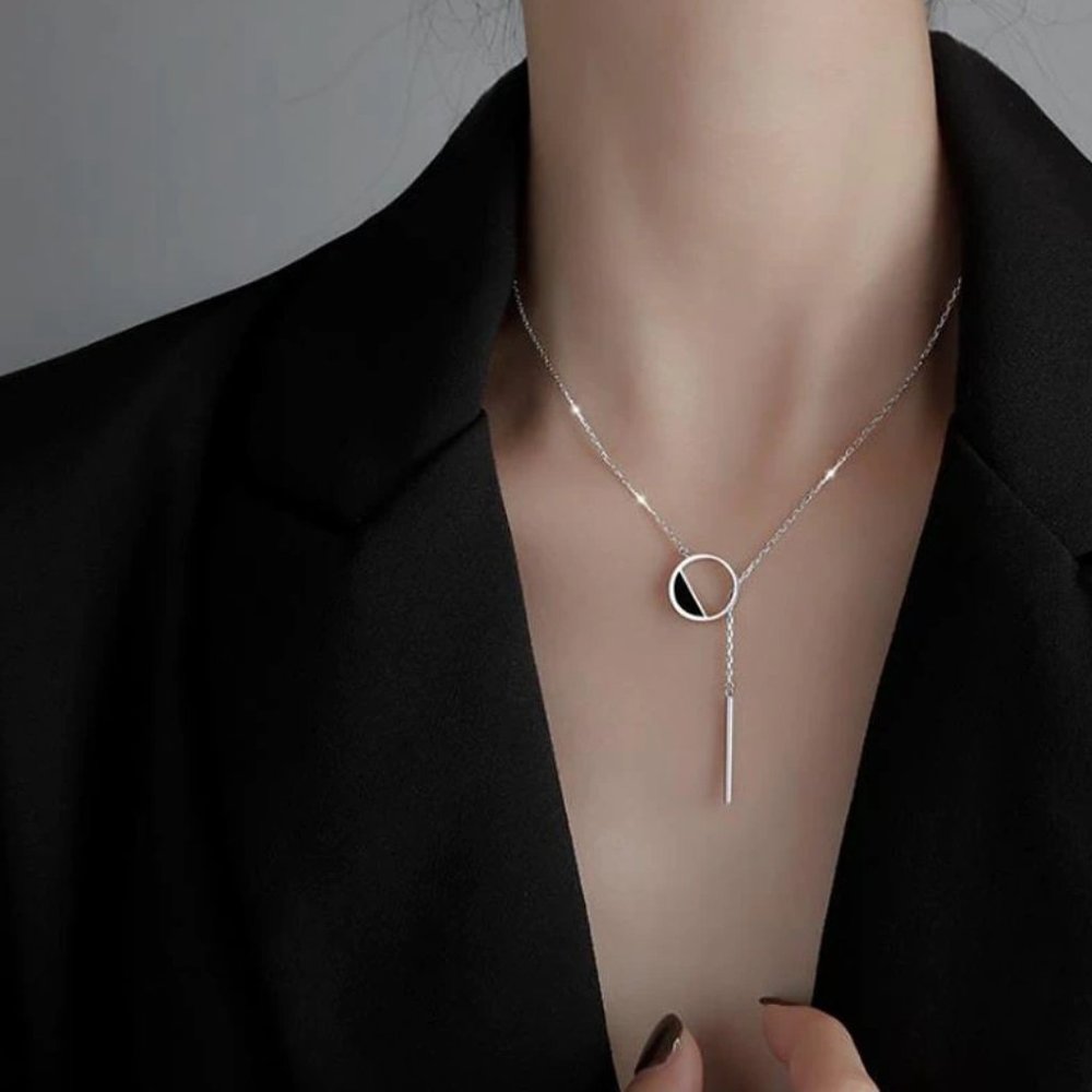 NEW Simple Silver Black Round Necklace - Picture 2 of 4